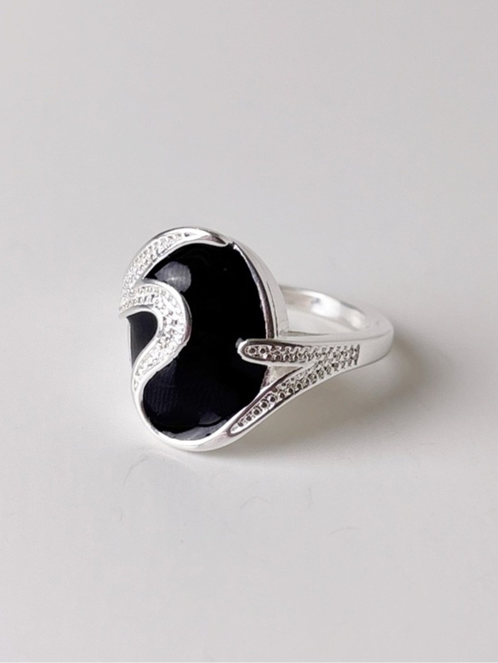 Sterling Silver Black Onyx Stimulated Stone Enamel Wave Cocktail Ring